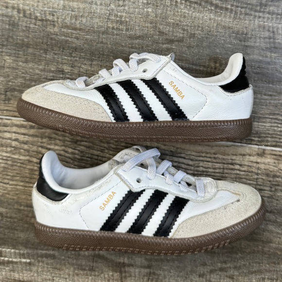 adidas Other - Adidas Simba white black 6c